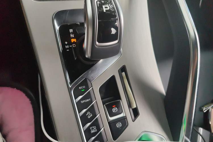 Used Geely Auto Coolray 2019 Sport Model 260T DCT Battle China V Standard