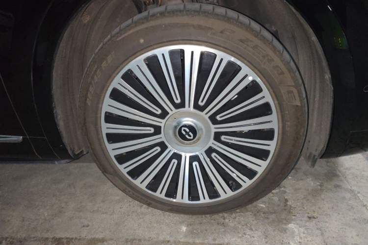 Used Hima AITO M8 2025 Extended-Range Max+ Version 53.4 kWh 6-Seater Edition