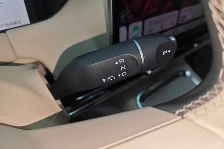 Used Wuling Bingo S 2025 Model 430km Flagship Edition Gear Lever