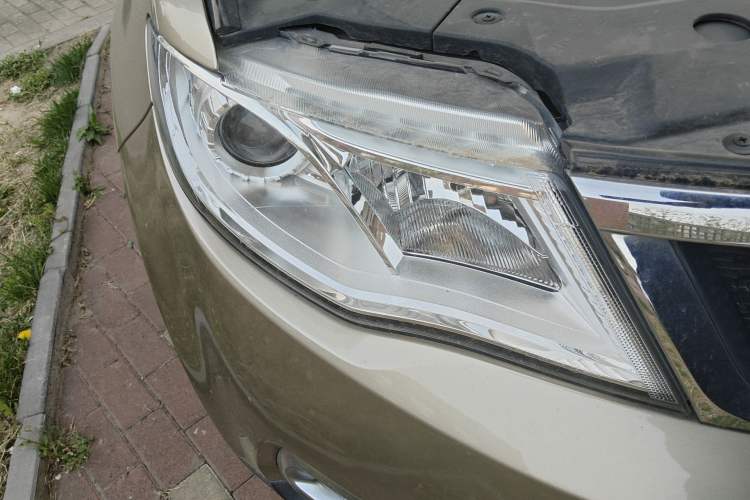 Used Geely Auto Emgrand X7 Sport 2016 2.0L Manual Smart Connect Version Right Front Headlight
