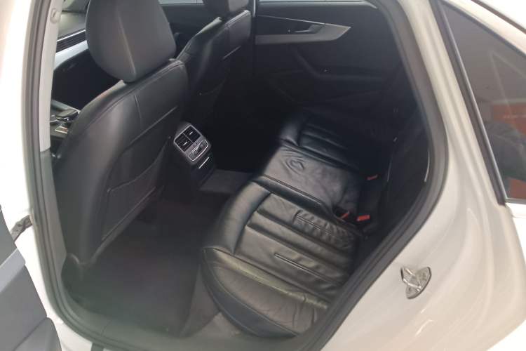 Used Audi A4L 2018 30th Anniversary Edition 40 TFSI Fashion Model
