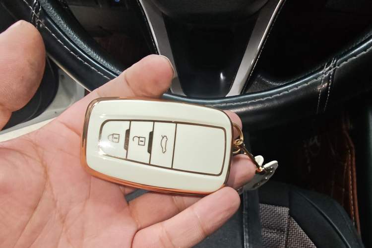 Used Toyota Corolla 2022 Dual-Motor 1.8L E-CVT Pioneer Edition Vehicle Key