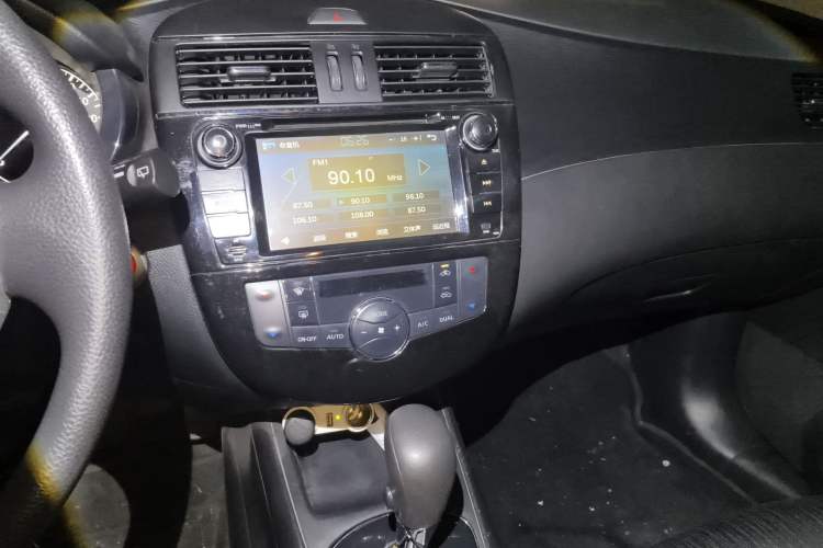 Used Nissan Tiida 2011 1.6L CVT Smart Version Audio And AC Panel