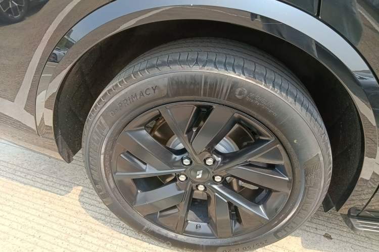 Used Li Auto L8 2023 Pro Model Exterior 5