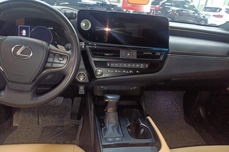 Used Lexus ES 2022 200 Excellence Edition
