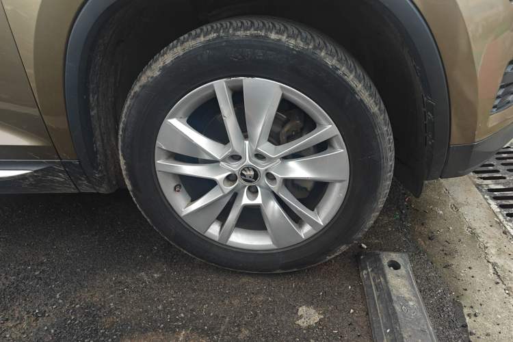 Used Skoda Kodiaq 2017 TSI330 7-Seater Two-Wheel-Drive Luxury Edition
