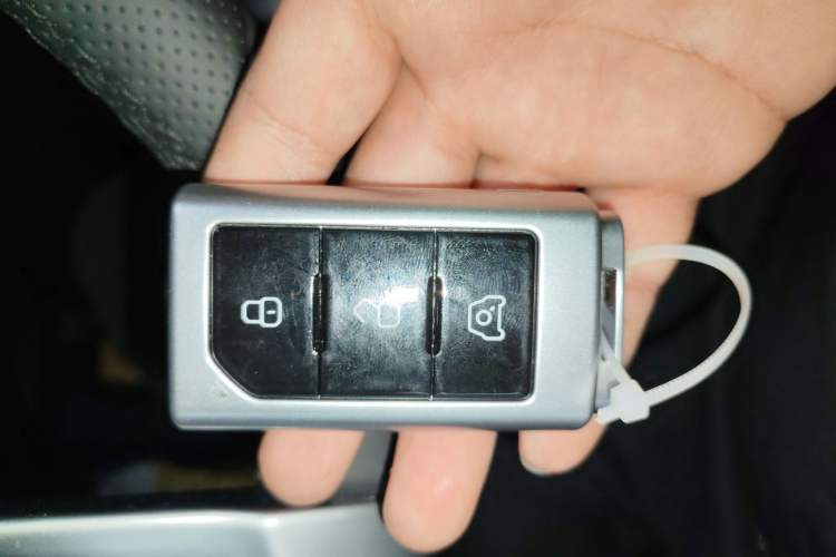 Used 212 T01 2024 2.0T Explorer