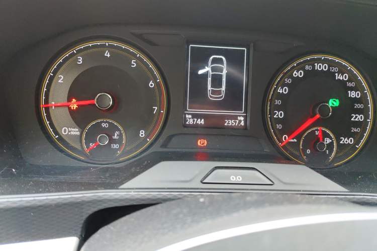 Used Volkswagen Lavida 2021 1.5L Automatic Fashion Edition Odometer Close Up