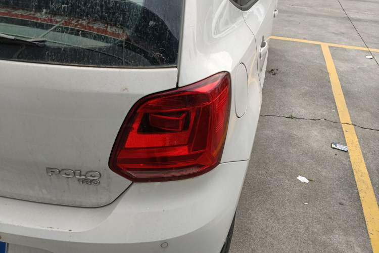 Used Volkswagen Polo 2016 1.6L Automatic Comfort Model Exterior 3