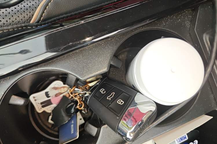 Used Volkswagen Passat New Energy 2020 430 PHEV Hybrid Luxury Edition China VI Standard Vehicle Key