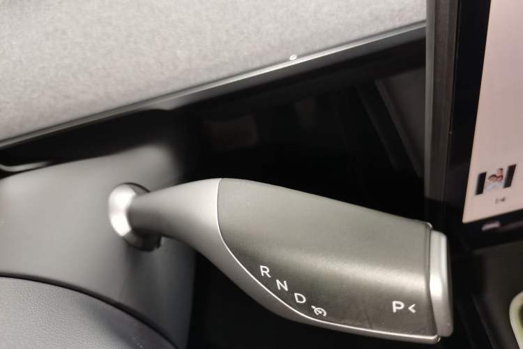 Used Tesla Model Y 2024 Rear-Wheel-Drive Version
