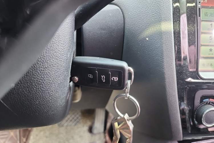 Used Volkswagen Sagitar 2015 1.6L Automatic Comfort Model Vehicle Key