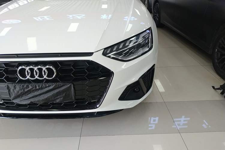 Used Audi A4L 2022 40 TFSI Luxury Dynamic Model