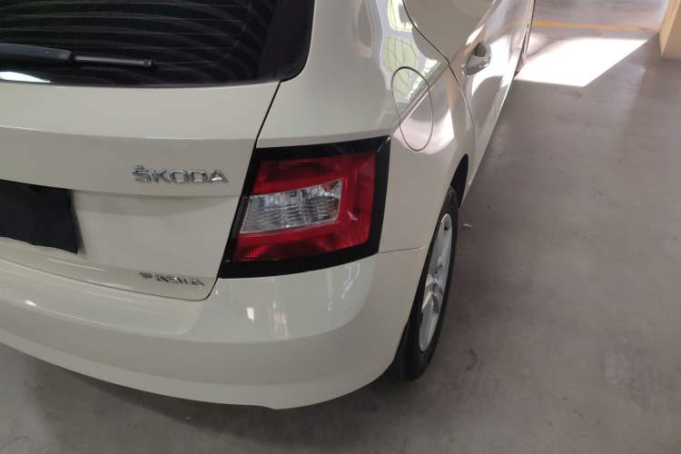 Used Skoda Fabia 2015 1.4L Automatic Front-Drive Model