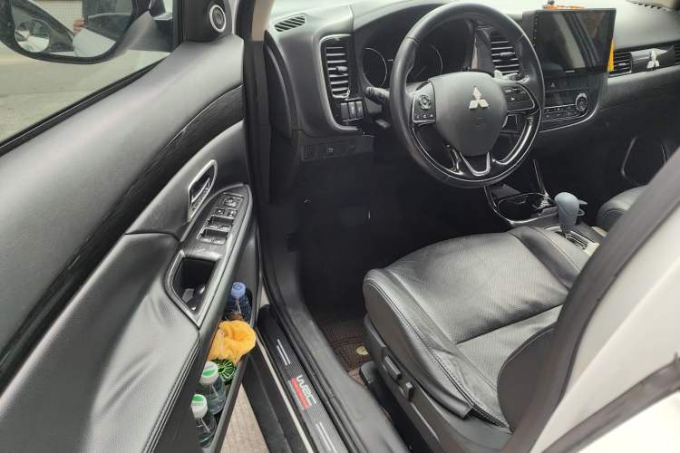 Used Mitsubishi Outlander 2016 2.4L 4x4 Elite Edition 5 Seats