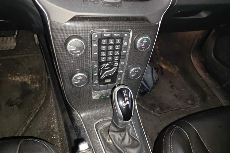 Used Volvo V40 2017 T3 Zhiyi Edition