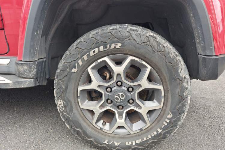 Used BAIC Off-Road BJ40 2018 PLUS 2.3T Automatic Four-Wheel Drive Flagship Version China V Emission Standard Right Front Wheel Hub