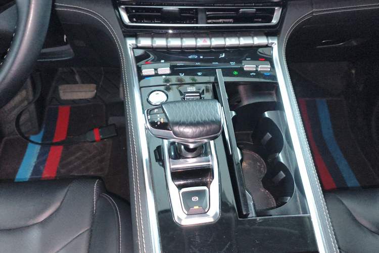 Used CHANGAN CS85 COUPE 2019 1.5T DCT Dynamic Version China VI Standard
