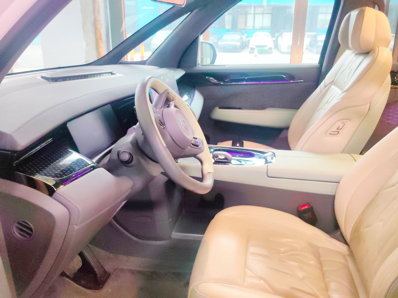 Zeekr 009 2024 7-Seater Walk-Through Version Four-Wheel Drive 108 kWh — снимка 15