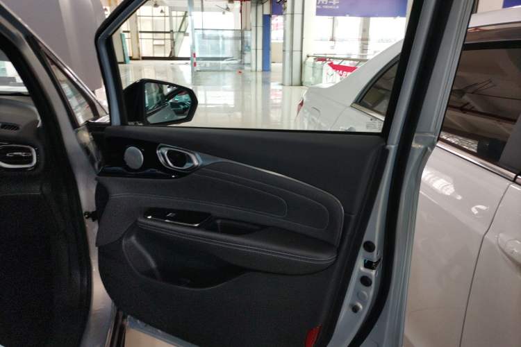 Used AION V 2023 Plus 70 Smart Tech Edition Lithium Iron Phosphate