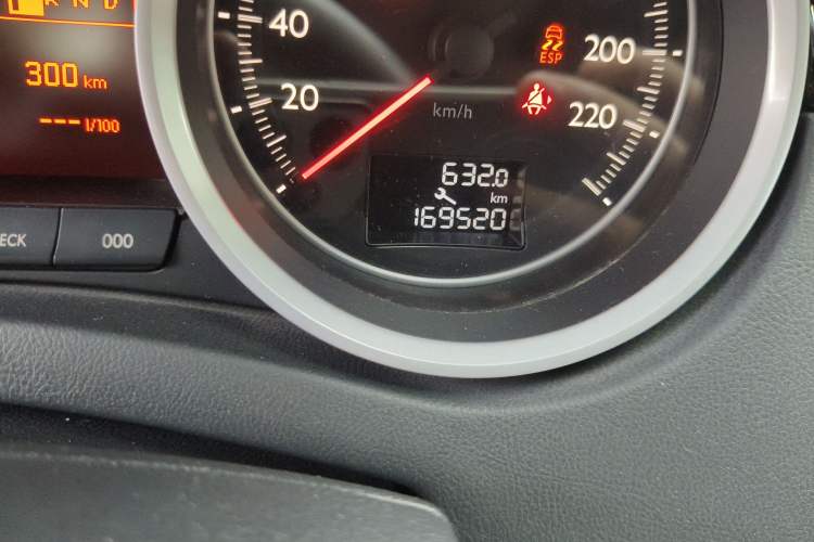 Used Peugeot 508 2012 2.0L Automatic Luxury Edition Odometer Close Up