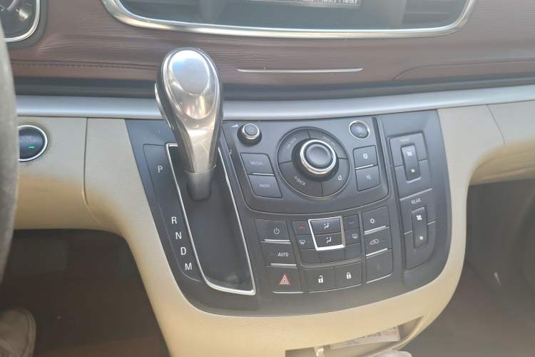 Used Buick GL8 2018 28T Luxury Model China VI Standard