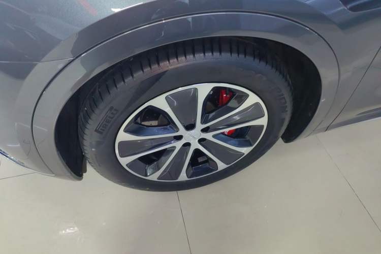 Used Hima Luxeed R7 2024 All-Electric 736 km Ultra
