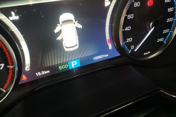 Used GAC Trumpchi GS8 2017 320T Two-Wheel Drive Luxury Smart Connectivity Version (7 Seats) Odometer Close Up