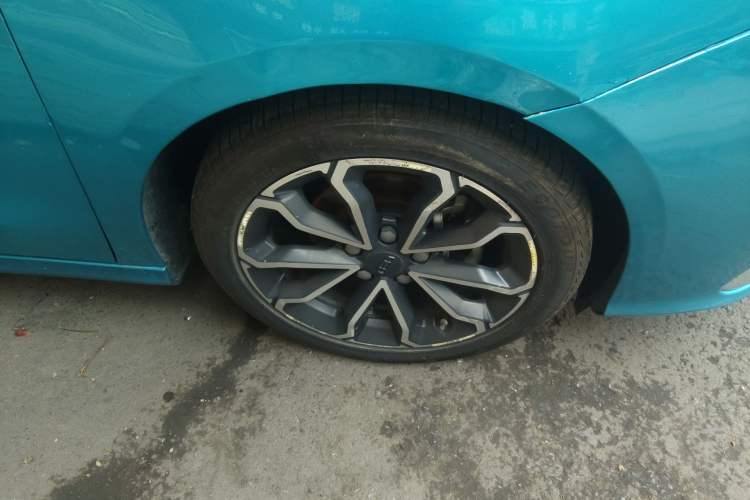 Used Geely Auto Binray 2021 1.4T CVT Asian Games Edition Right Front Wheel Hub