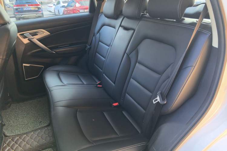 Used Geely Auto Emgrand X7 Sport 2016 2.0L Manual Smart Connect Version
