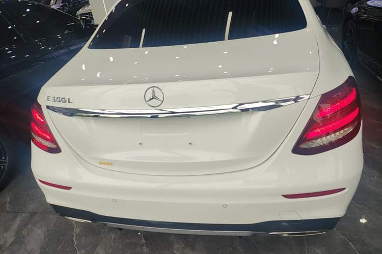 Used Mercedes-Benz E-Class 2020 Restyled E 300 L Sporty and Stylish Edition
