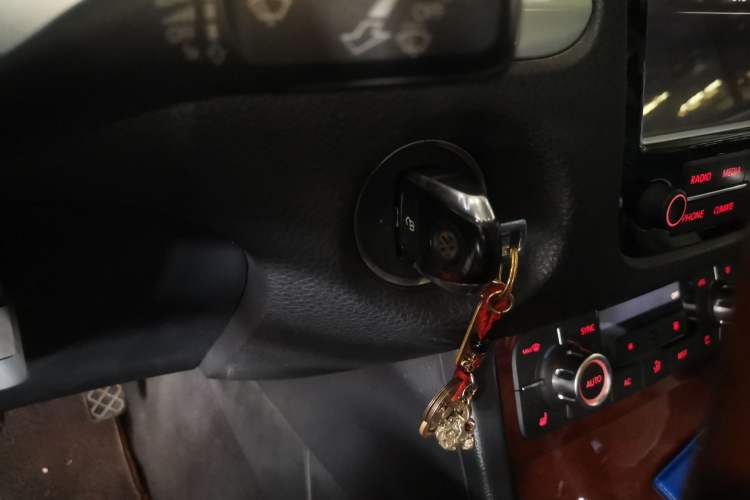 Used Volkswagen Touareg 2011 3.0 TSI Comfort Version Vehicle Key