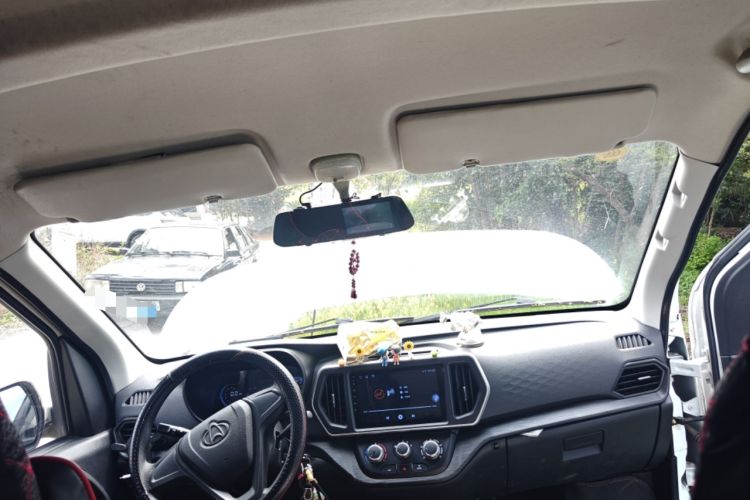 Used CHANGAN KAICHENG Ruixing EM60 2025 Model, Passenger Version—Comfortable Type, 6 Seats, 240 km, Side Doors, 60 kW Headliner