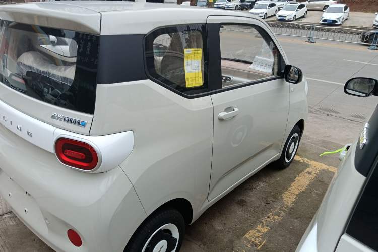 Used Wuling Hongguang MINIEV 2024 3rd Generation 215km Youth Edition Rear Right 45 Deg