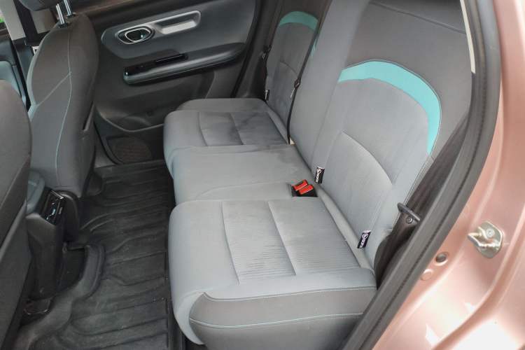 Used AION Y 2022 Plus 70 Enjoy Edition Left Rear Seat