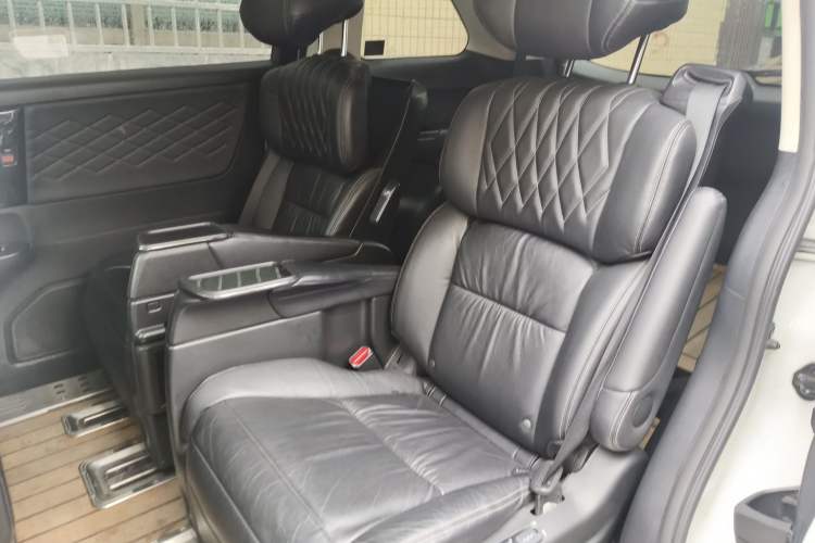 Used Honda Elysion 2019 2.0L Hybrid Supreme Edition
