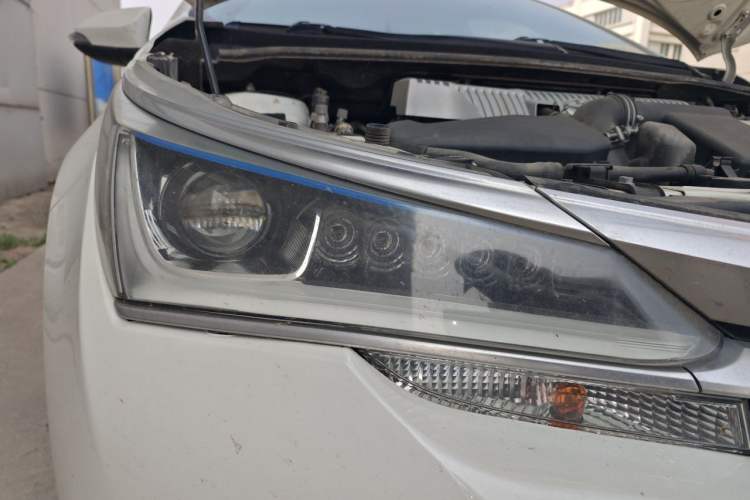 Used Toyota Corolla 2016 Dual-Engine 1.8L E-CVT Elite Edition
