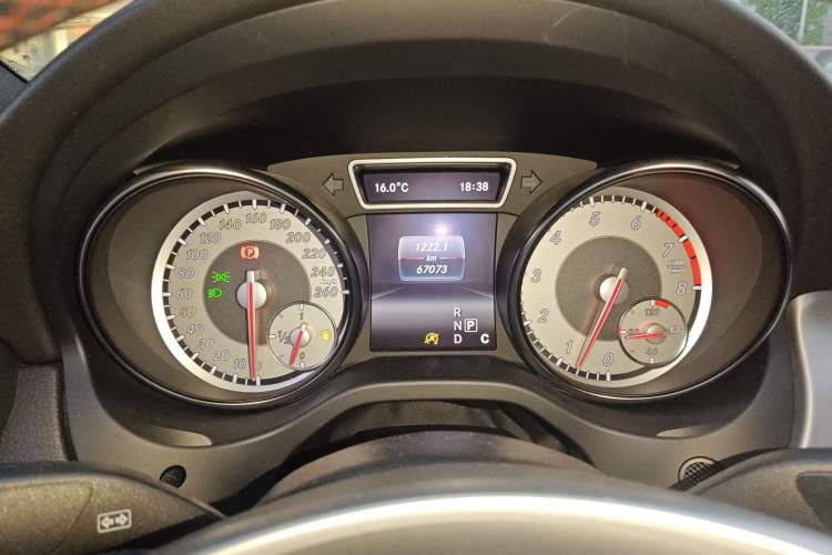 Used Mercedes-Benz CLA 2015 CLA 220 4MATIC
