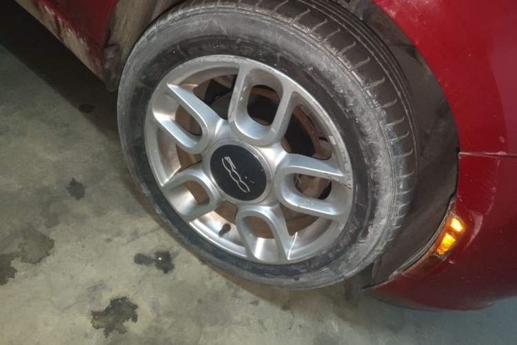 Used Fiat 500 2011 1.4L Fashion Edition Right Front Wheel Hub