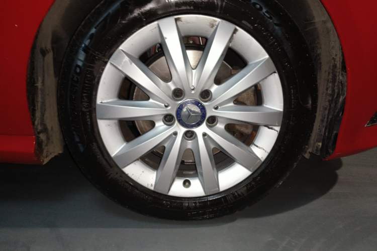 Used Mercedes-Benz A-Class 2013 A 180 Fashion Model Right Front Wheel Hub