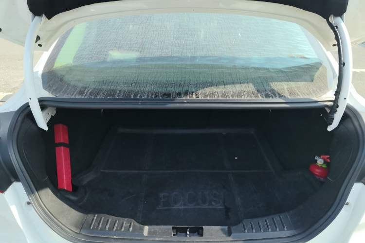 Used Ford Focus 2017 Sedan 1.6L Automatic Fashion Edition Smart Drive Version
