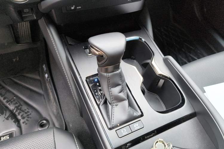 Used Lexus ES 2022 300h Excellence Edition Gear Lever