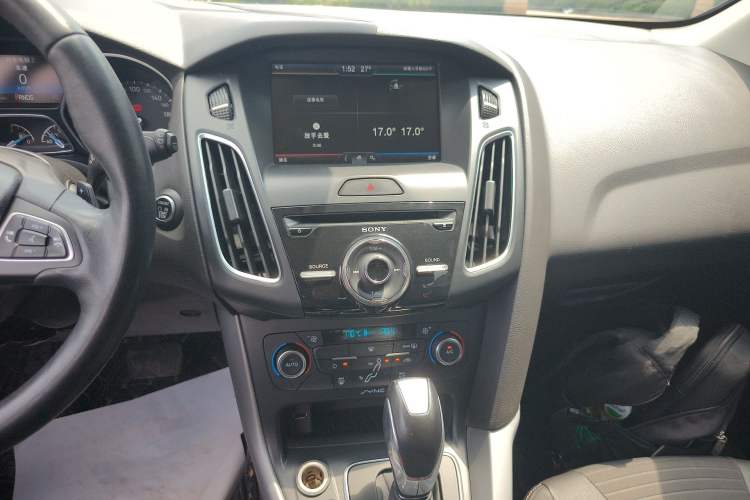 Used Ford Focus 2015 Hatchback EcoBoost 180 Automatic Sport Model Audio And AC Panel