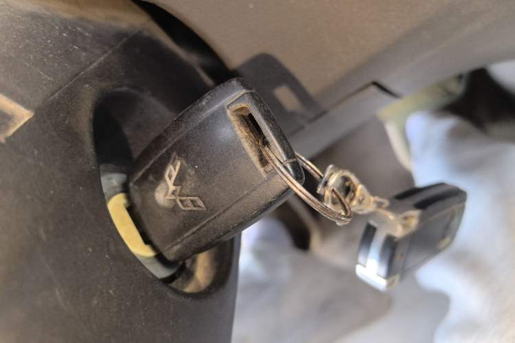 Used Wuling Rongguang V 2015 1.2L Base Version