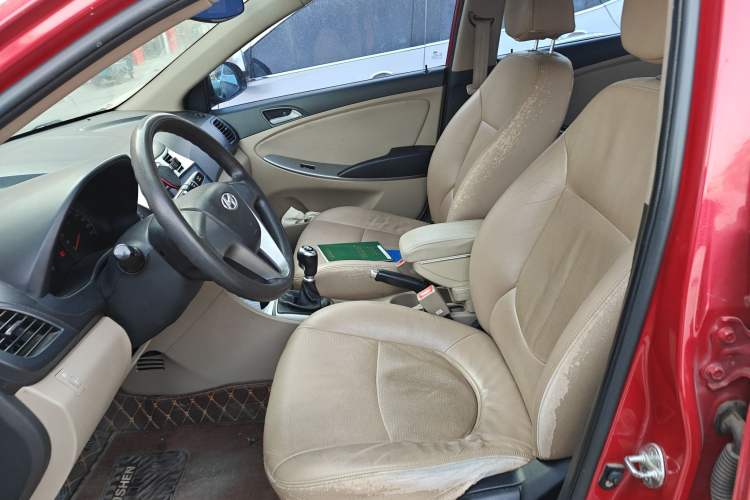 Used Hyundai Verna (older generation) 2014 1.4L Manual Smart GLS Trim
