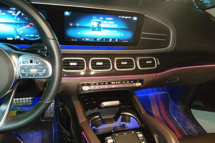 Used Mercedes-Benz GLS 2023 GLS 450 4MATIC Stylish Model Audio And AC Panel