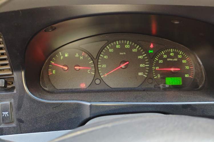 Used Jinbei Hiace 2014 2.0L 5th-Gen Power King Comfort Version V19
