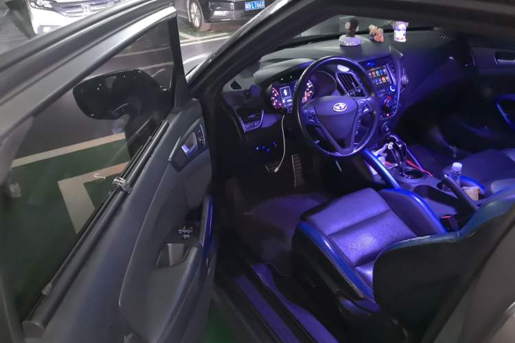 Used Hyundai Veloster 2015 1.6T Automatic Luxury Edition Driver Seat