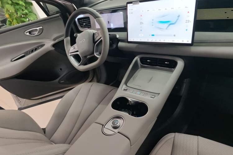 Used BYD Sealion 06 New Energy 2025 Model EV 605 Navigation Plus Edition Audio And AC Panel