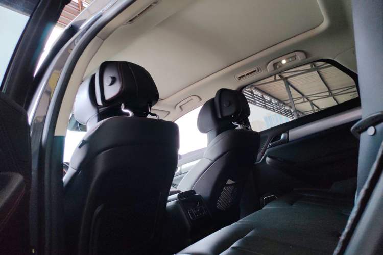 Used BYD Tang New Energy 2018 DM 2.0T All-Wheel Drive Smart Connect Elite 7-Seater China V Emission Standard